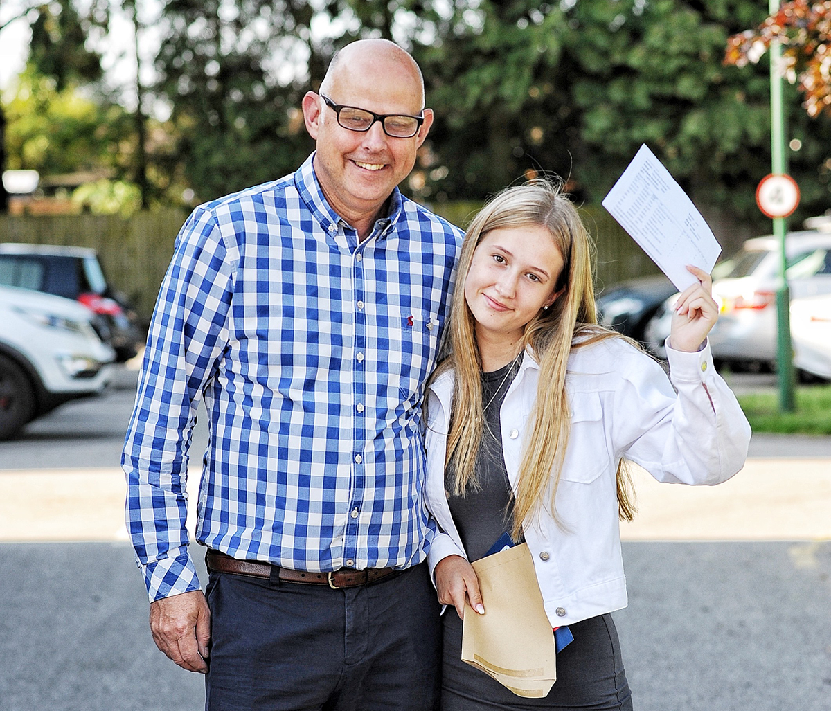 WEB Olivia Dark and dad WEB Olivia Dark and dad