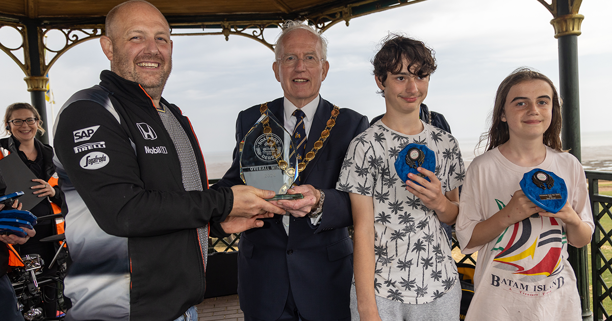 WEB winner Apex & Mayor